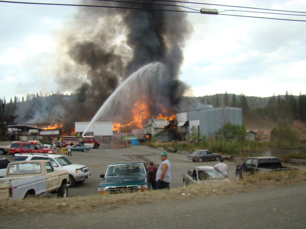 loading Gallery//Trinity River Lumber Fire, 12sep09/1-Suppression/fullsize/Saw Mill Incidnet 031.jpg... or select a thumbnail